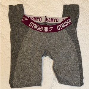 Gym shark leggings